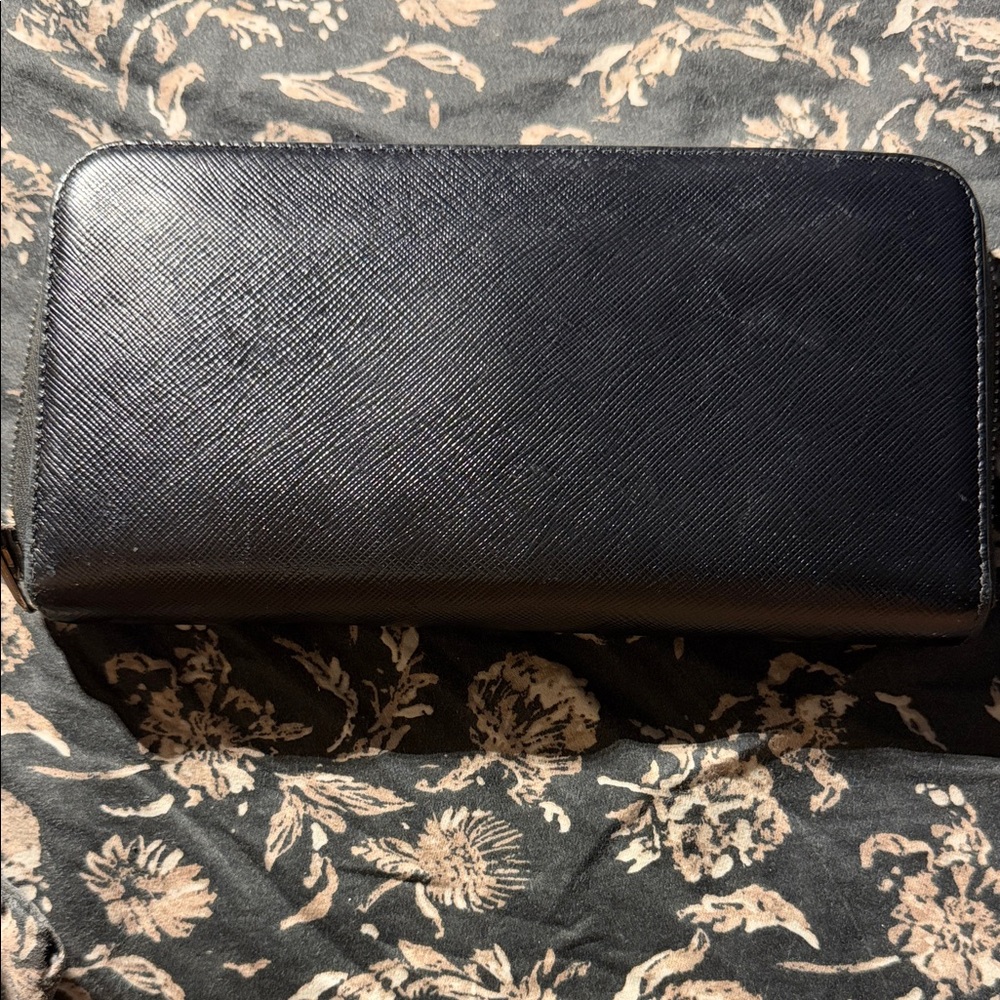Prada Midnight Black Saffiano Wallet - Picture 2 of 4